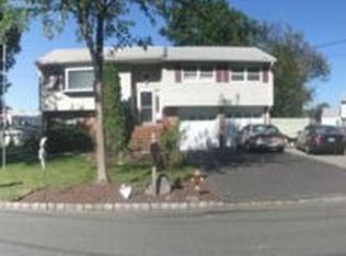 26 Addison Dr, Fairfield, NJ 07004