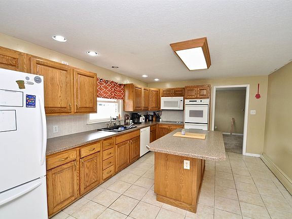 4th image of 125 Northwood Dr