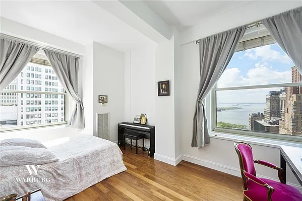 Sold by Warburg | media 31