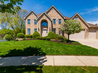 750 Tudor Ct, Sugar Grove, IL 60554