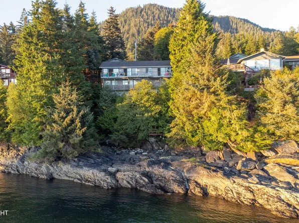 3736 Justice Ct, Ketchikan, AK 99901