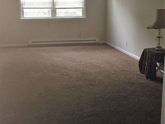 Upstairs Bedroom, w/i closet