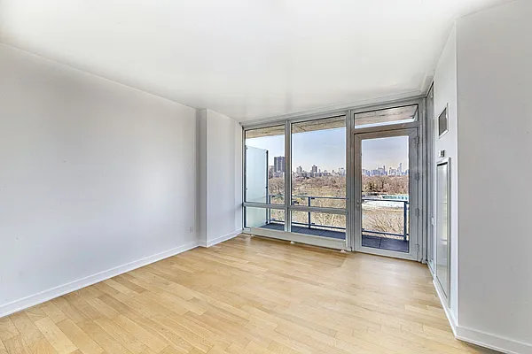 Rented by Isen & Company : Real Estate Advisors | media 21