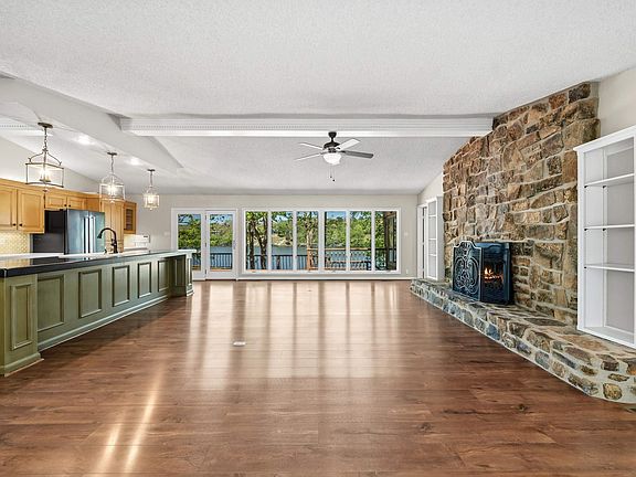 5th image of 255 Springbrook Dr