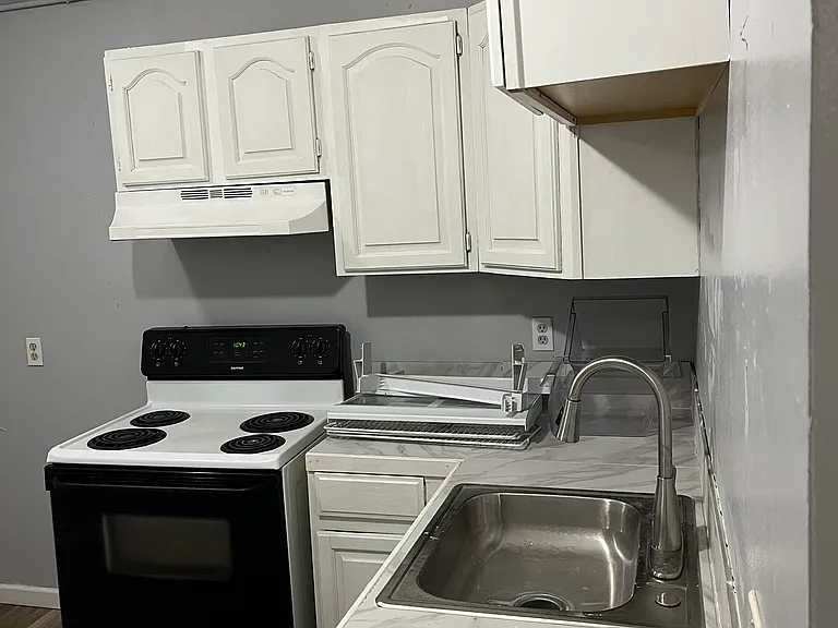 Garden Apartments — Photo 10