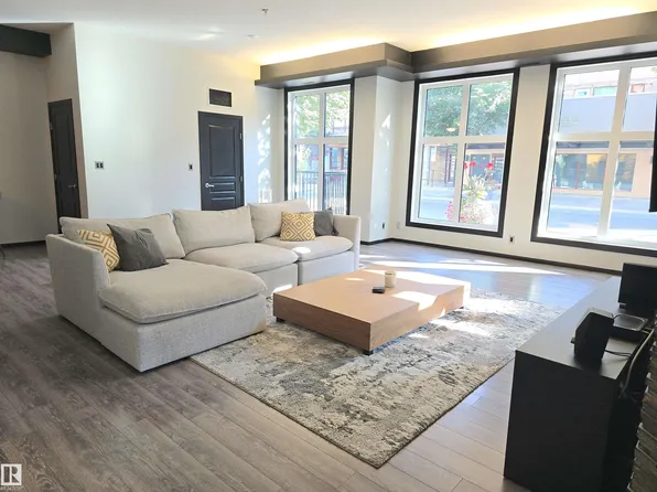 10531 117th St NW #106, Edmonton, AB T5H 0A8