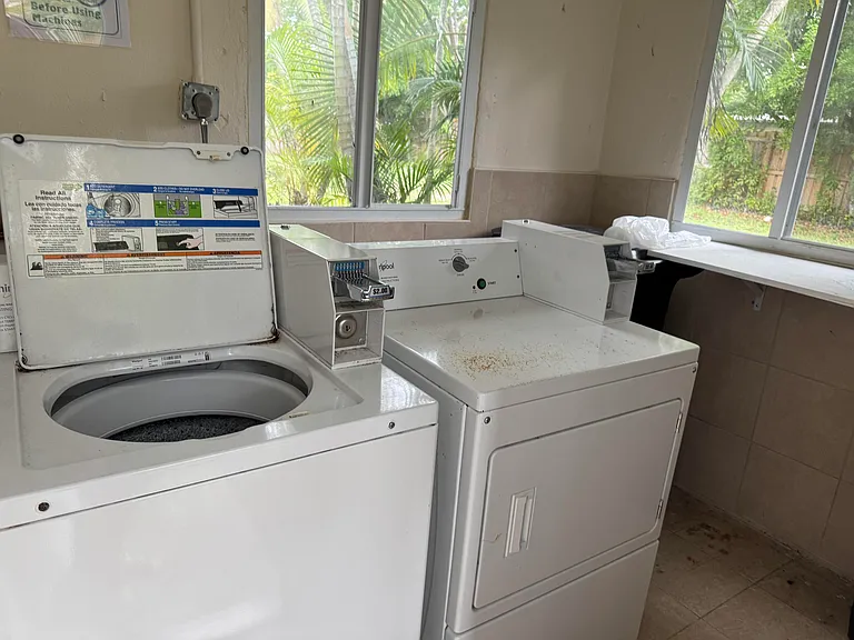913 SW 15th Ter #1 — Photo 17