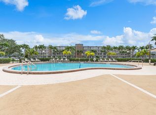 1021 Guildford #1021-B, Boca Raton, FL 33434