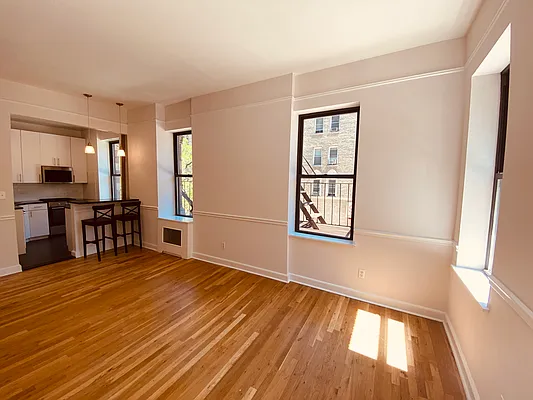 Rented by Metropolis Real Estate of Manhattan | media 7