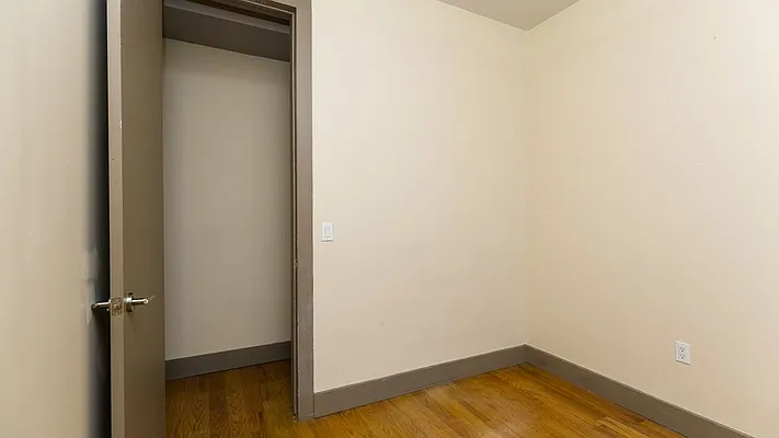 Rented by Nooklyn NYC LLC | media 19