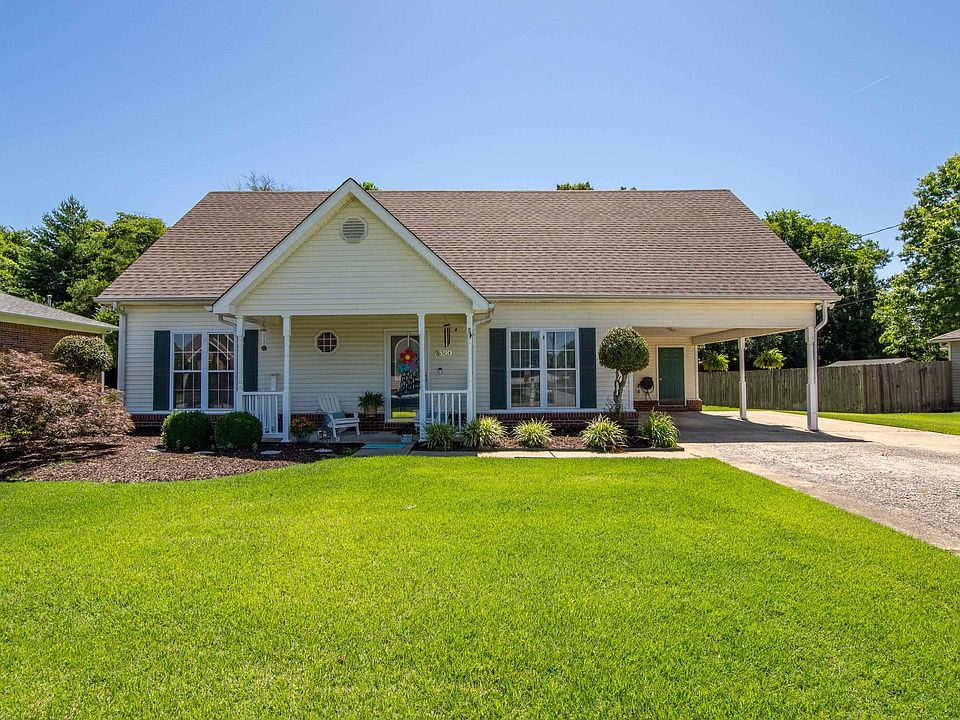 1st image of 2590 Clifton Dr