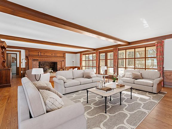 4th image of 1429 20th St SW