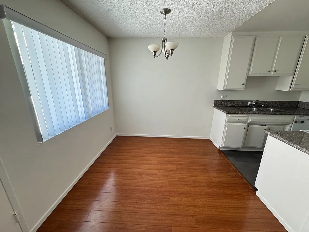 447 W Elk Avenue — Photo 3