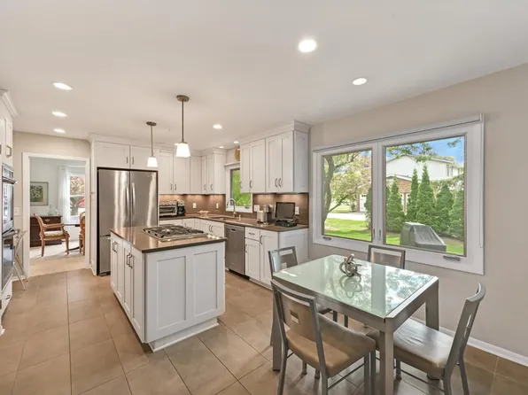 9490 N Waverly DRIVE, Bayside, WI 53217