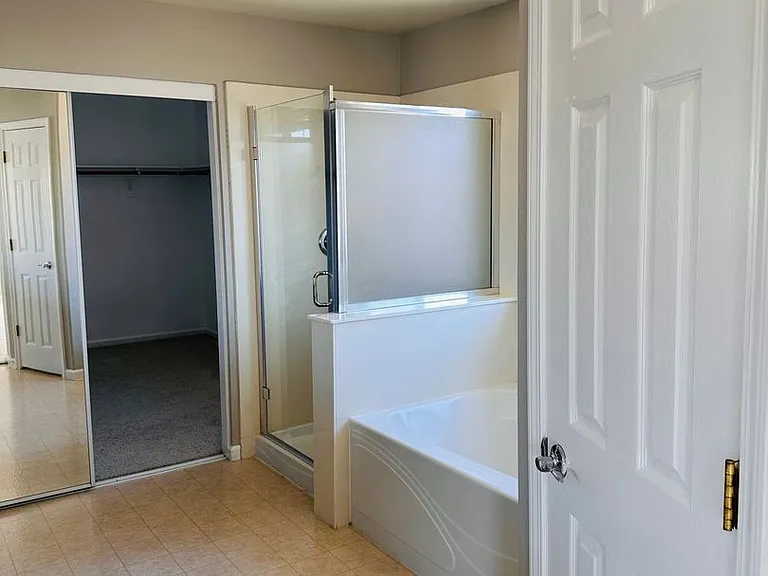 2403 Clemente Ln — Photo 41