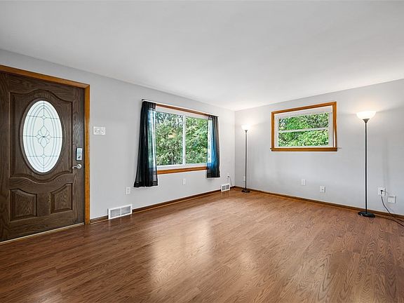 3rd image of 4001 Crissman Dr