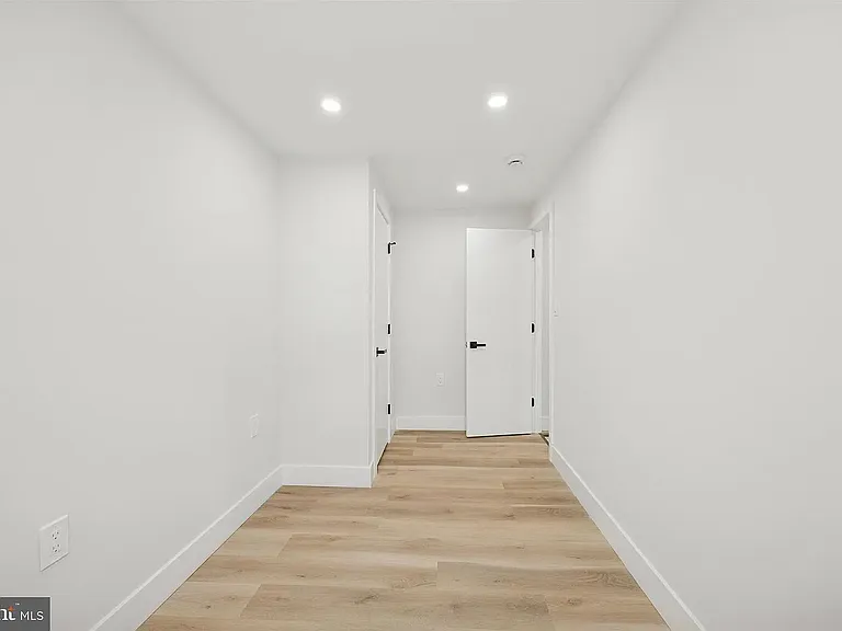 4522 Baker St #B27 — Photo 11