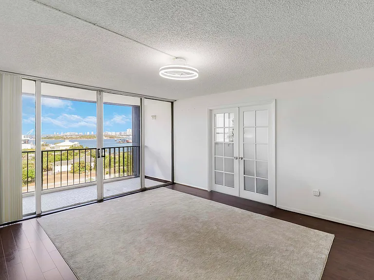 5600 N Flagler Dr #1001 — Photo 7