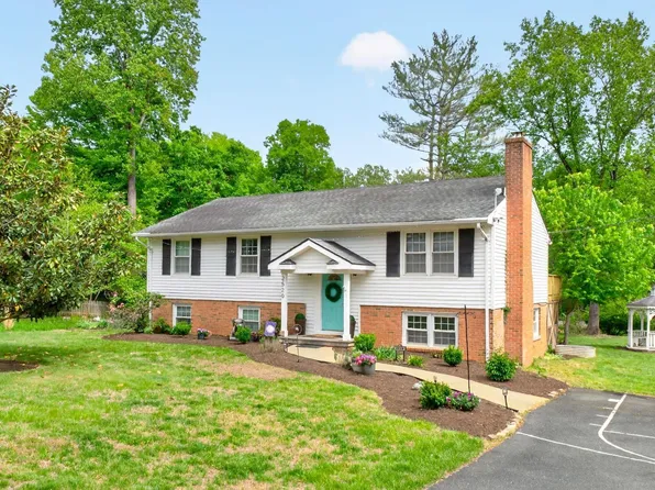2520 Huntington Rd, Charlottesville, VA 22901