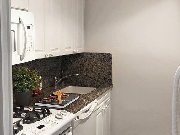 3rd image of 500 E 85th St APT 14K