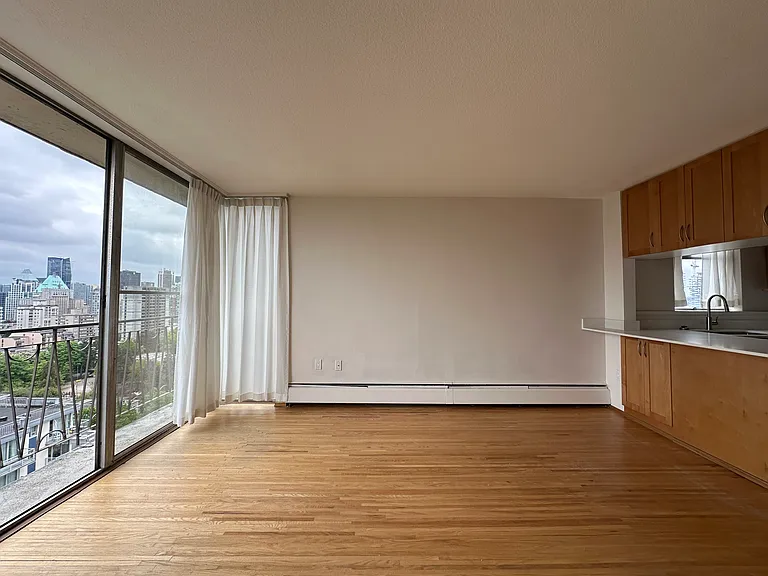 1100 Jervis St #1906 — Photo 13