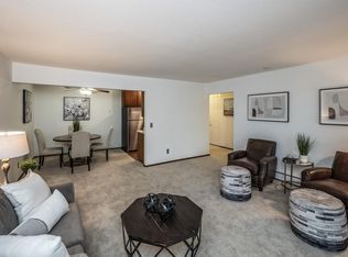 4380 Brookside Ct APT 208, Edina, MN 55436