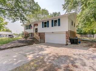 5700 Sir Kay Ct, Godfrey, IL 62035