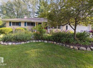 4440 N Hillcrest Cir, Flint, MI 48506