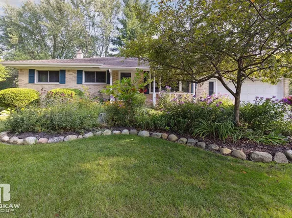 4440 N Hillcrest Cir, Flint, MI 48506