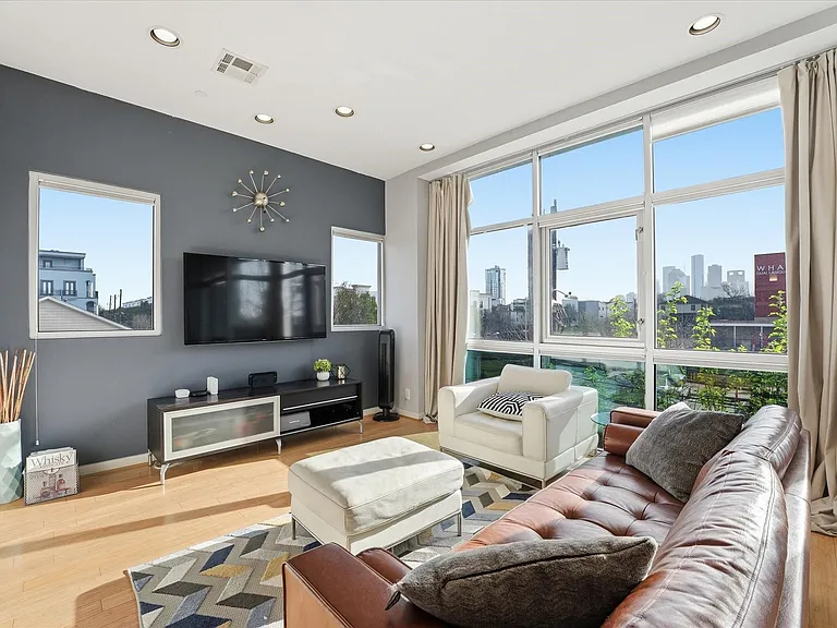 1406 Columbus St #206 — Photo 1
