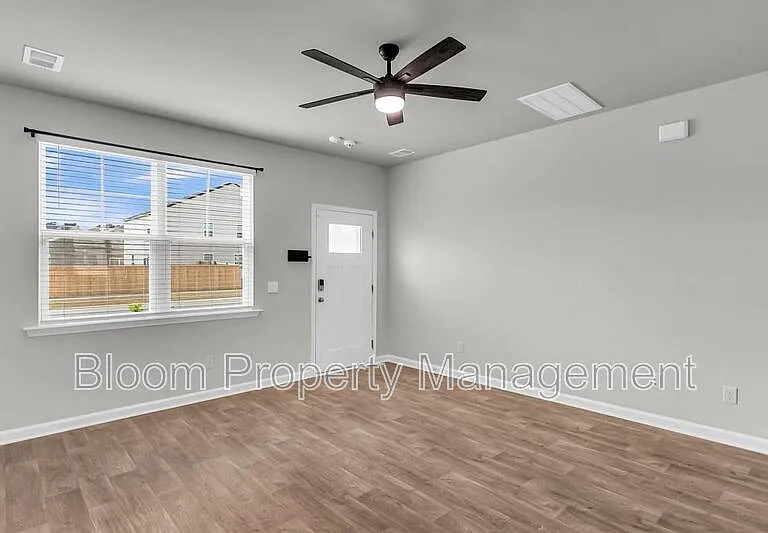 844 Lilyford Ln — Photo 8