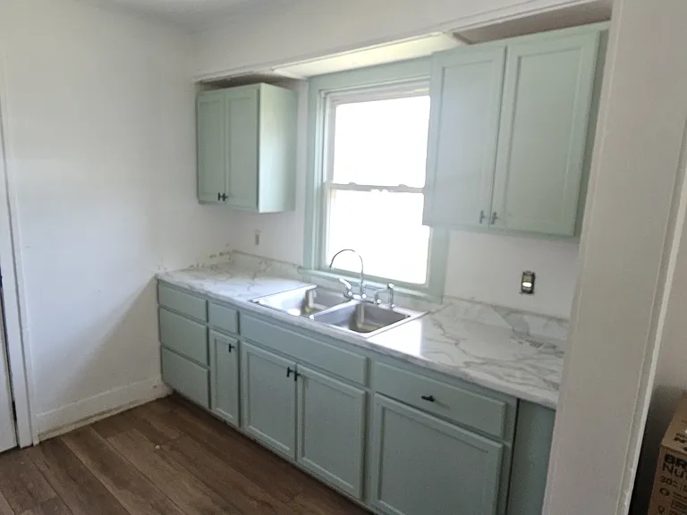 222 N Grange Ave — Photo 6