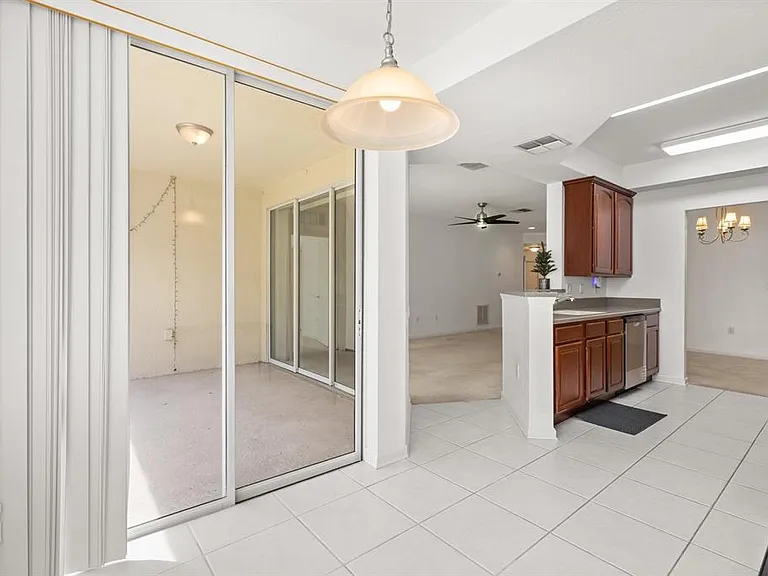 409 Hilgard Cv #106 — Photo 9
