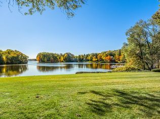 3 Edgewater Pl, Winchester, MA 01890