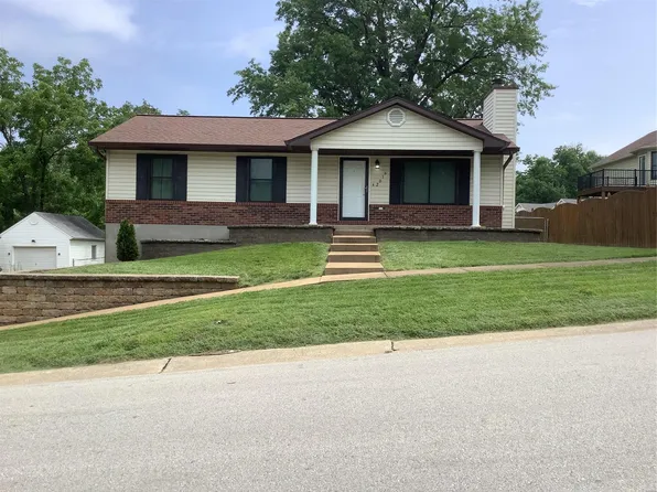 2016 Bender Ln, Arnold, MO 63010