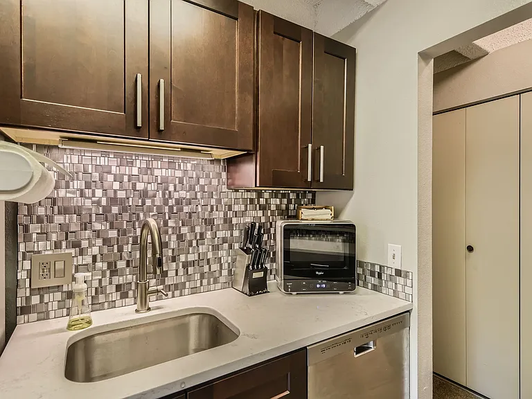 222 Creekside Dr #204A — Photo 10