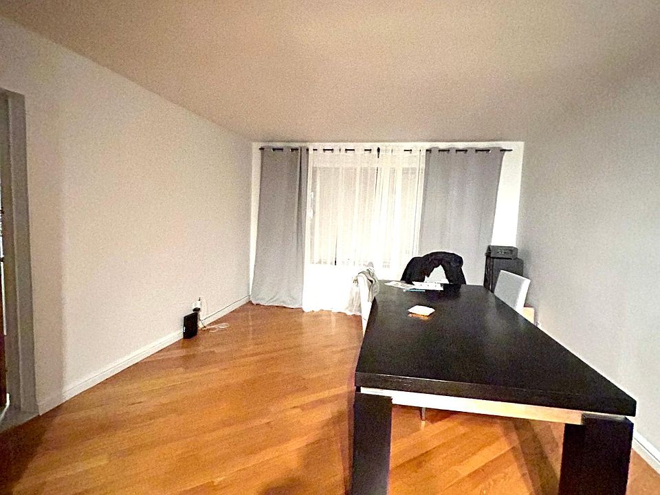 1st image of 597 Mayfair Dr S #1