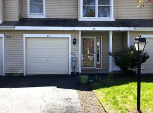 39 Stoney Creek Dr, Clifton Park, NY 12065