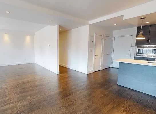 2nd image of 666 W End Ave #10U-10D