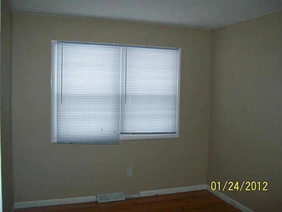 4th image of 113 Maynard Ave NW