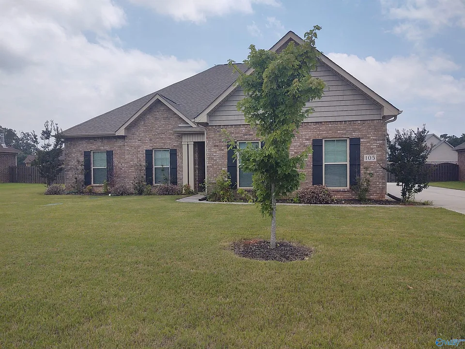 105 Twin Springs Dr