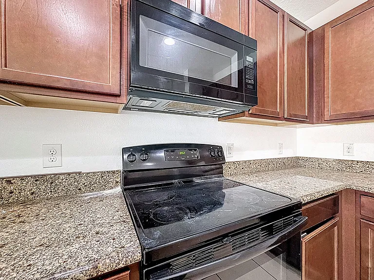 662 Vitoria Rd — Photo 13