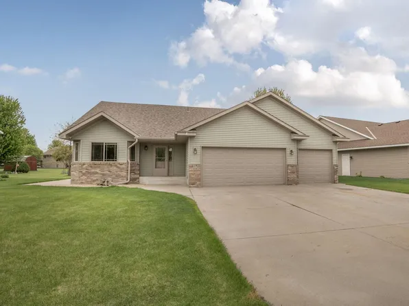 406 Jasmine Ln, Saint Joseph, MN 56374