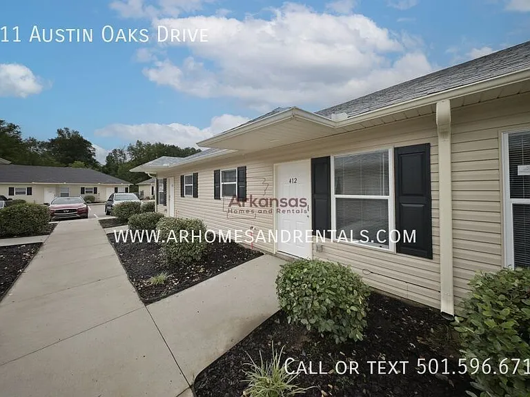 211 W Austin St — Photo 14