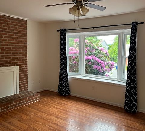 3rd image of 110 Shenandoah Ave #B