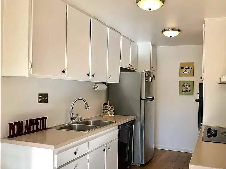 5900 Canterbury Dr #B213 — Photo 16
