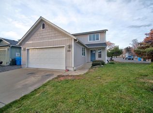 100 Cottonwood Dr, Eagle Pt, OR 97524