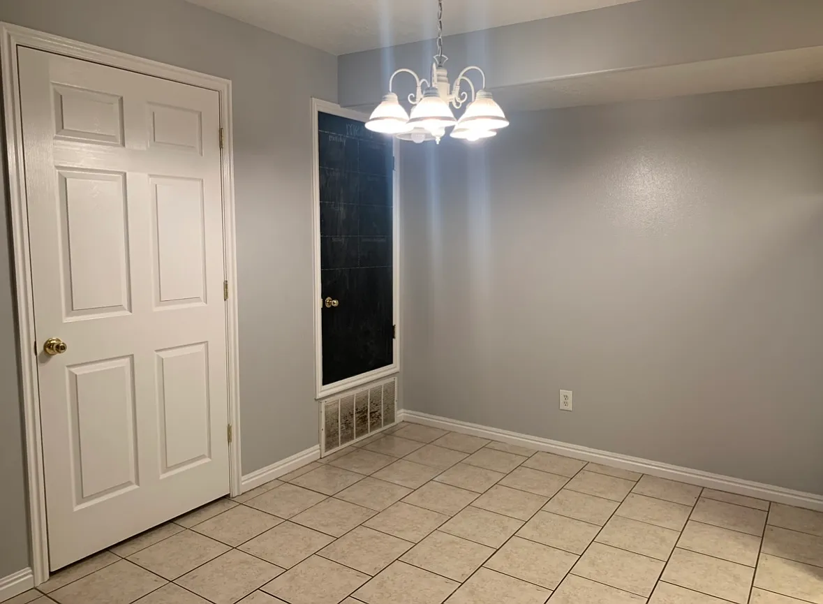 3 bed, 1200 sqft, $1,400 — Photo 3