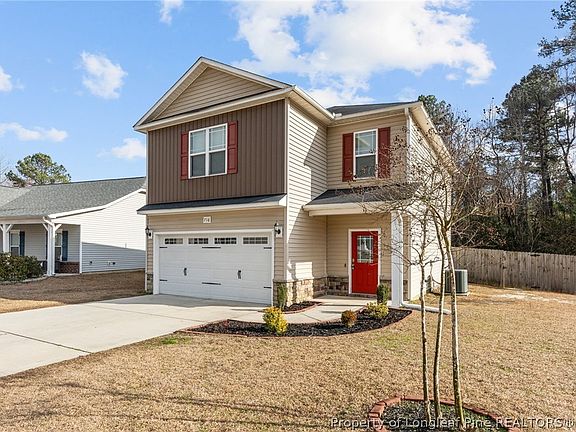 4th image of 716 Roanoke Dr