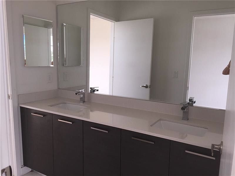 1st image of 1360 NW 34th Way